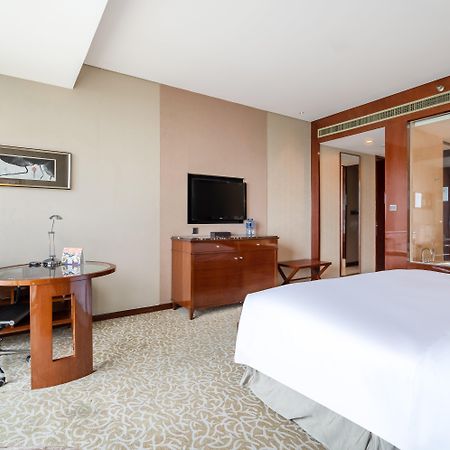 Crowne Plaza Zhenjiang By Ihg Hotel Exterior photo