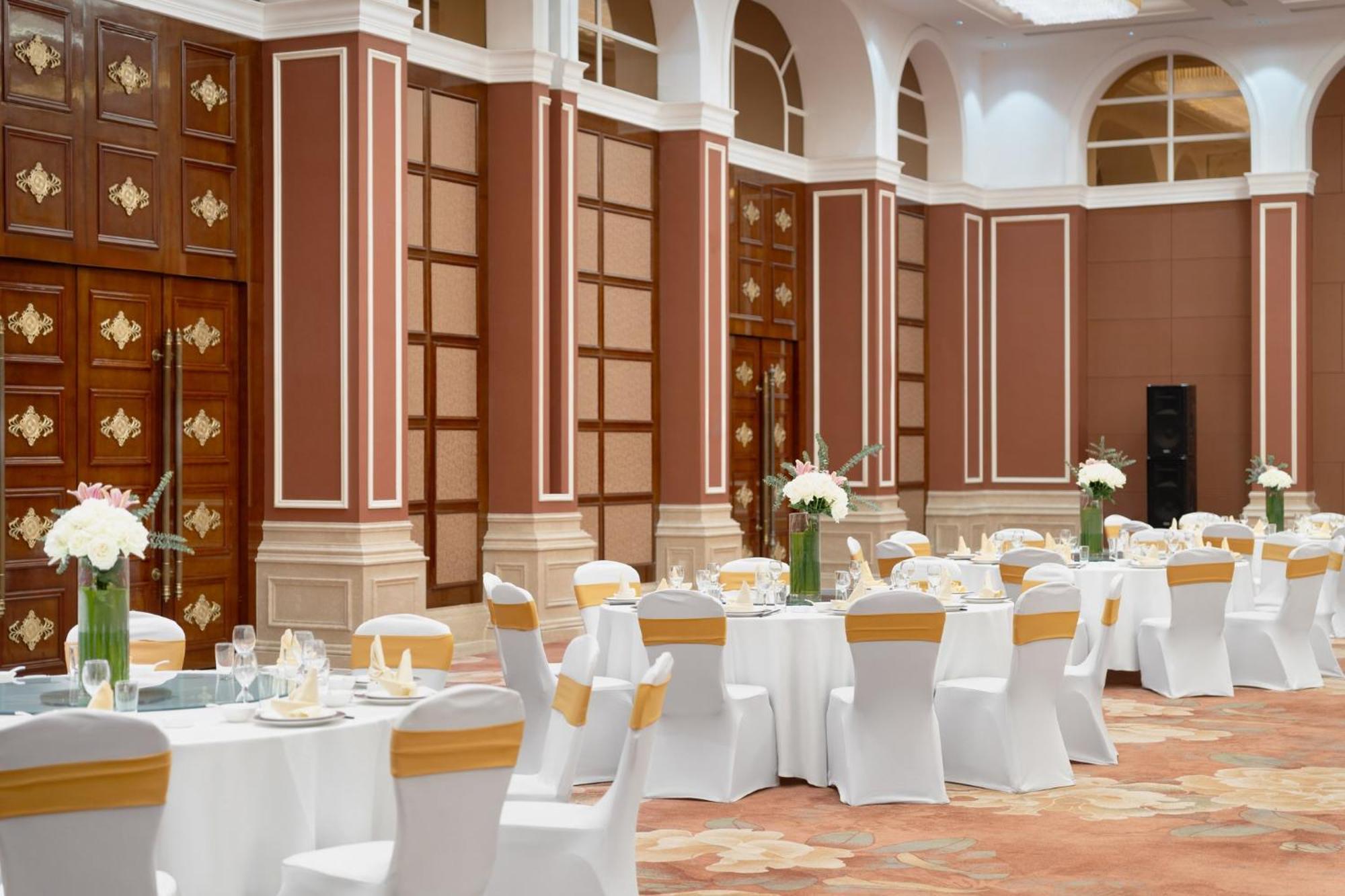 Crowne Plaza Zhenjiang By Ihg Hotel Exterior photo